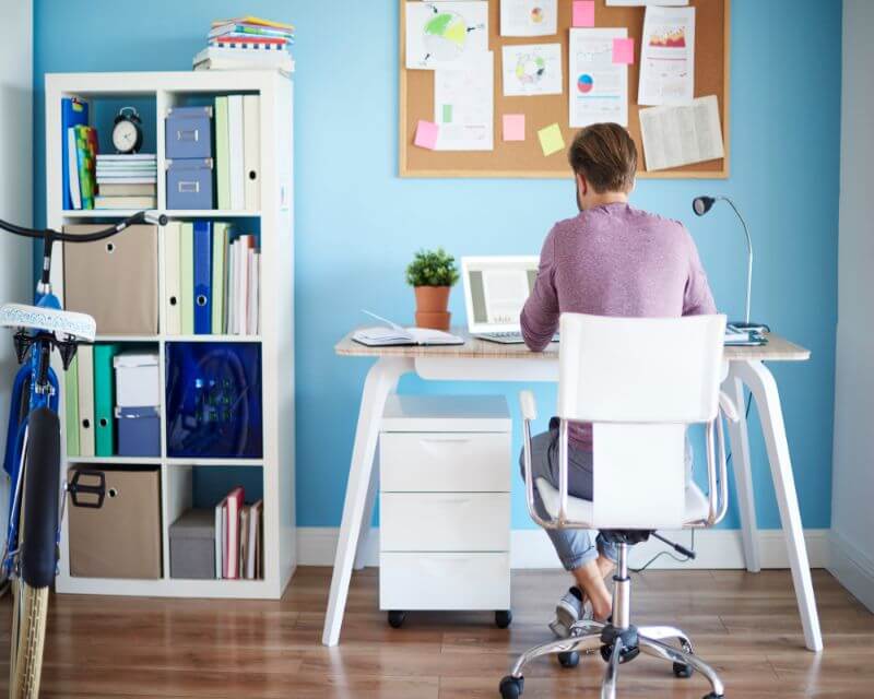 A qué altura debe estar la silla de escritorio