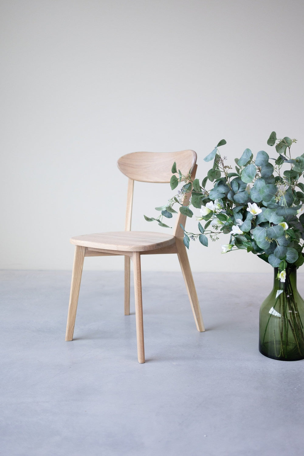 Pack de 2 o 4 Sillas de Comedor de Madera Maciza de Roble Isku | NordicStory