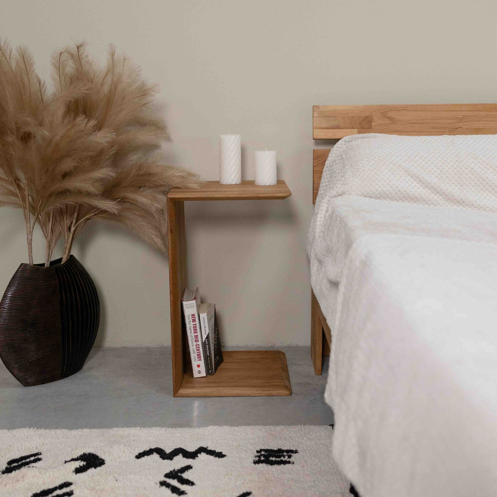 Mesa lateral auxiliar de madera maciza de roble Sono 2, 38 x 35 x 60 cm. | NordicStory