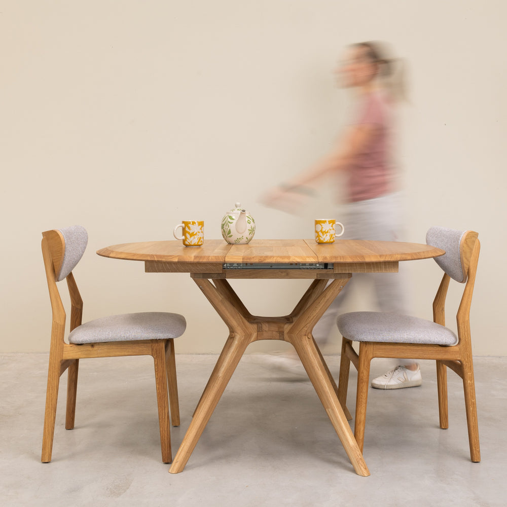 Mesa de comedor redonda y extensible de madera maciza roble Carmen | NordicStory