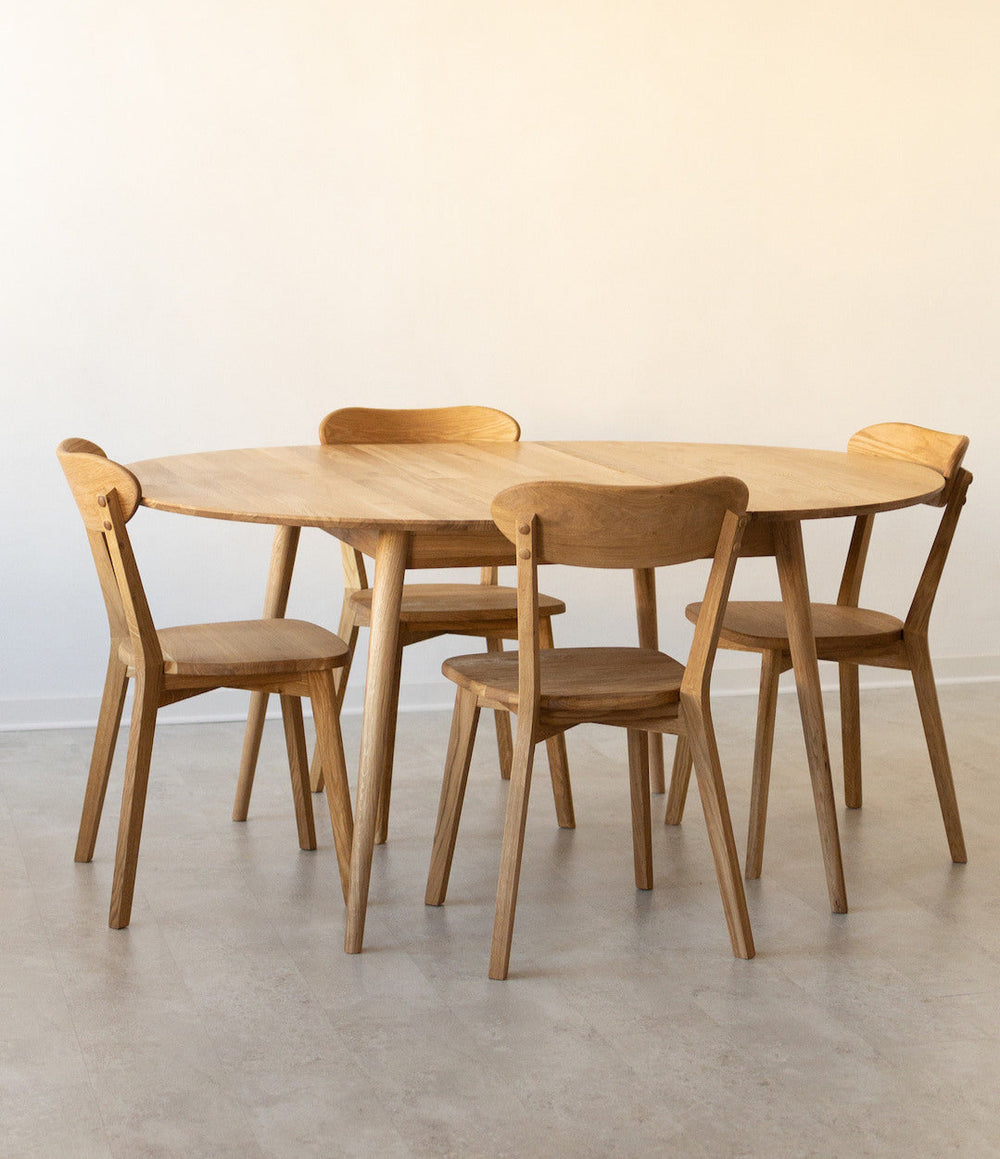 NordicStory Mesa extensible de comedor de madera maciza de roble Escandi 4 120-155 x 120 x 75 cm.