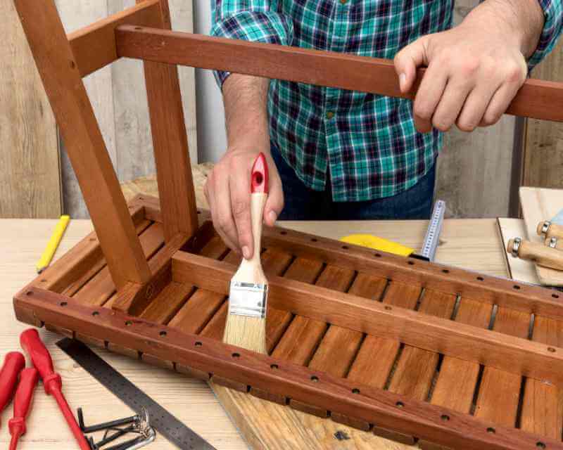Con cosa dipingere le sedie in legno