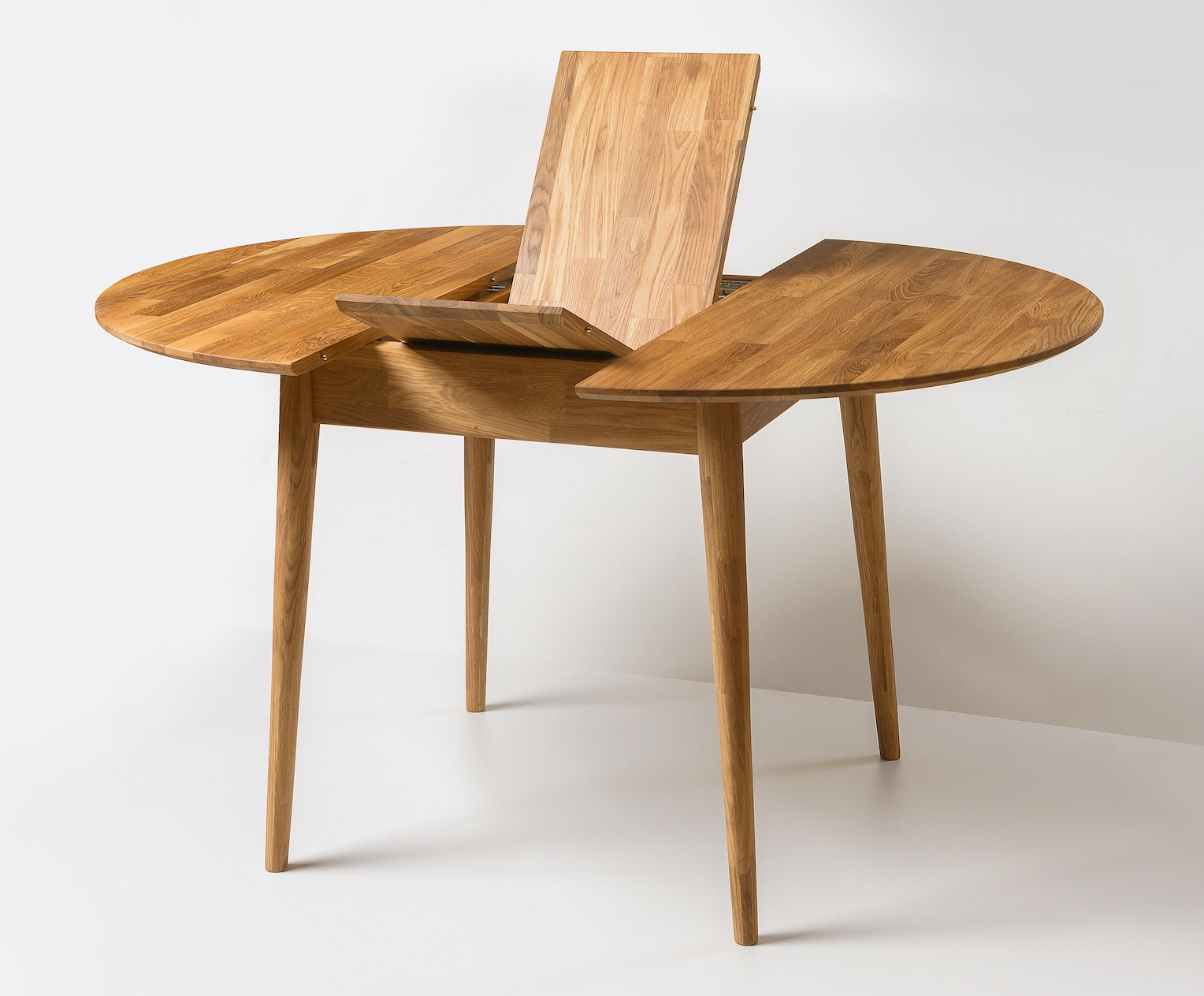 Montaje de la mesa de comedor extensible 