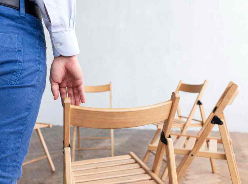 Cómo proteger la madera de tus sillas y mesas