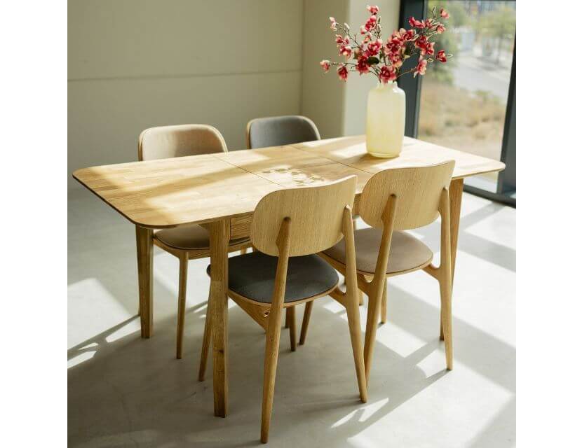 painting wooden table in vintage style