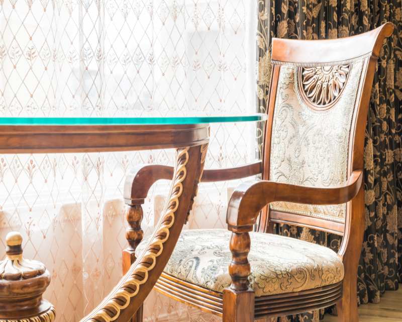 sillas de madera antiguas