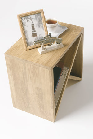 Mesa auxiliar, mesita de noche de madera maciza de roble Denmark | NordicStory