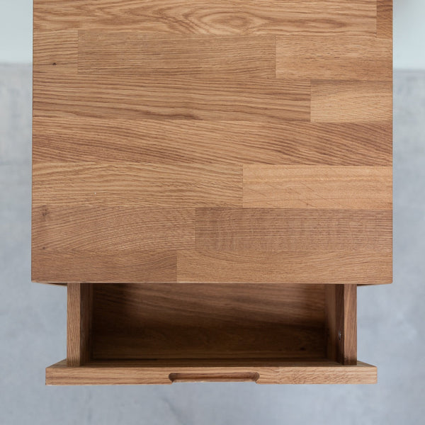 Scandi solid oak bedside table | NordicStory