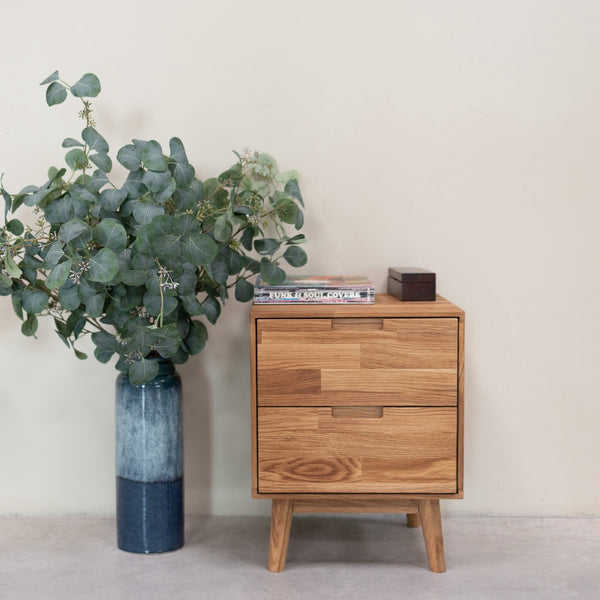 Scandi solid oak bedside table | NordicStory