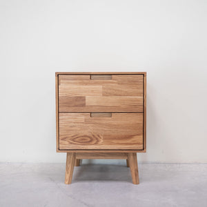 Scandi solid oak bedside table | NordicStory