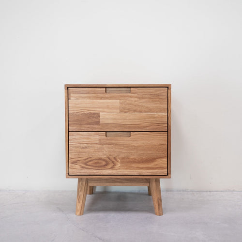 Scandi solid oak bedside table | NordicStory