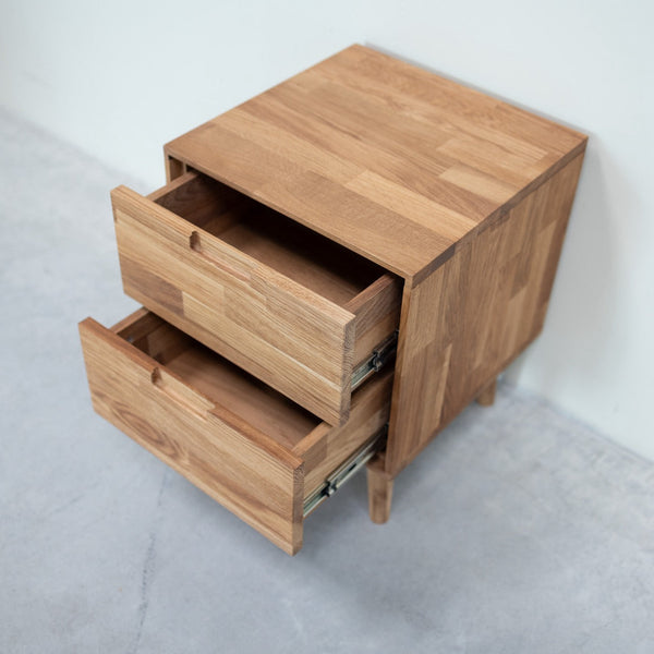 Scandi solid oak bedside table | NordicStory