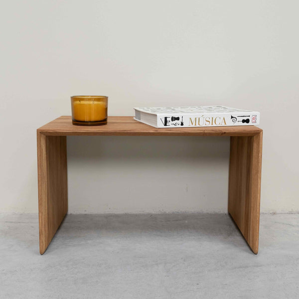 Mesa lateral auxiliar de madera maciza de roble Sono 2 | NordicStory