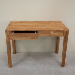 Axel I solid oak desk | NordicStory