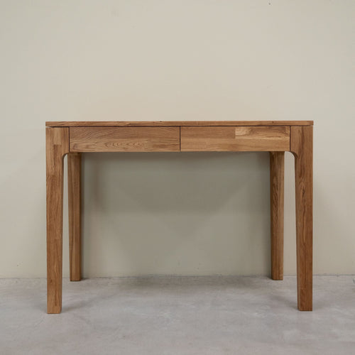 Axel I solid oak desk | NordicStory