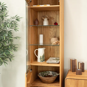 Vitrina de madera maciza roble Geneva 26 | NordicStory