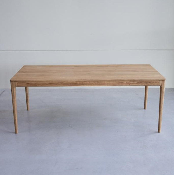 Mesa de jantar extensível em madeira maciça de carvalho BERGAMO | NordicStory