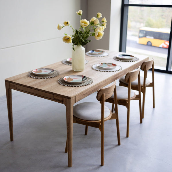 Mesa de jantar extensível em madeira maciça de carvalho BERGAMO | NordicStory