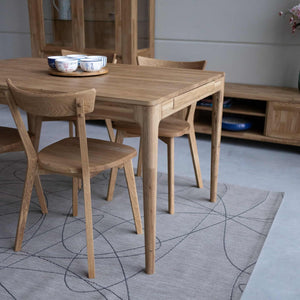 Mesa de jantar extensível em madeira maciça de carvalho BERGAMO | NordicStory