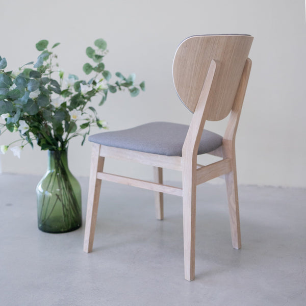 Pack de 2 o 4 Sillas de Comedor Nova, Estructura de Madera Maciza de Roble Blanqueado | NordicStory