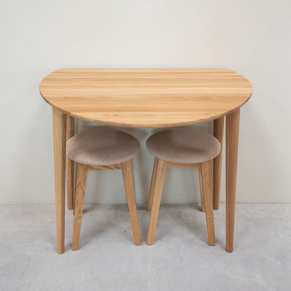 Pack de 2 o 4 Taburetes de Comedor de Madera Maciza Diana, tapizado | NordicStory