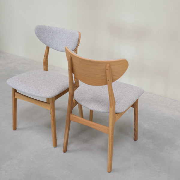 Pack de 2 o 4 Sillas de Comedor de Madera Maciza de Roble Maxwell, tapizado en Gris | VESKOR