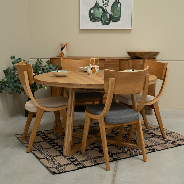 Extending dining table in solid oak MOBY