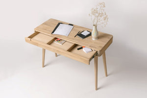 Mesa escritorio tocador de madera maciza de roble Escandi | NordicStory