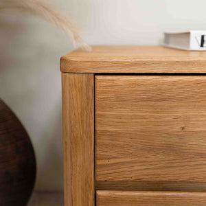 Elsa solid oak bedside table | NordicStory