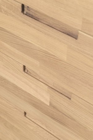 Cómoda alta de madera maciza de roble Escandi 6 | NordicStory