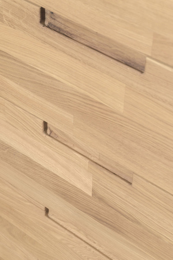 Cómoda alta de madera maciza de roble Escandi 6 | NordicStory