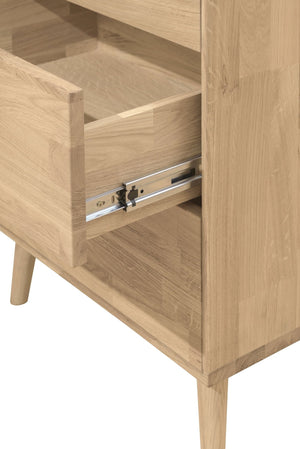 Cómoda alta de madera maciza de roble Escandi 6 | NordicStory