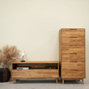 Cómoda alta de madera maciza de roble Escandi 6 | NordicStory