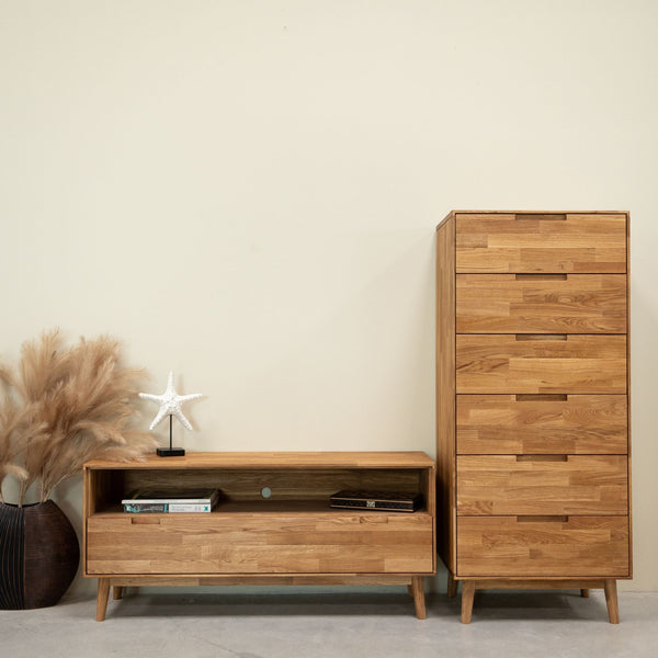 Cómoda alta de madera maciza de roble Escandi 6 | NordicStory
