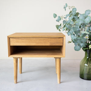 Scandi 2 solid oak bedside table | NordicStory