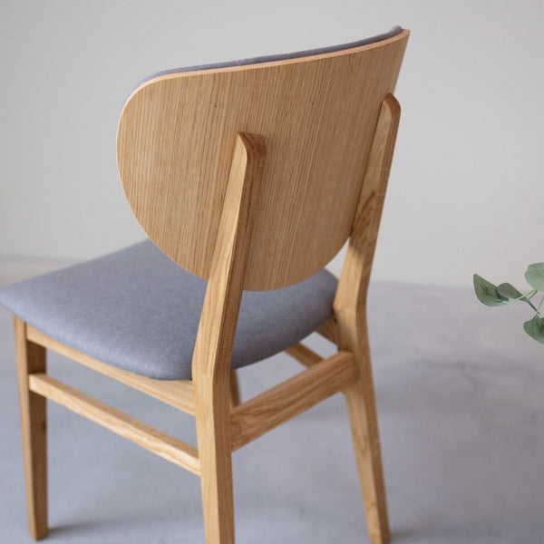 Pack de 2 o 4 Sillas de Comedor Nova, Estructura de Madera Maciza de Roble, Tapizado | NordicStory