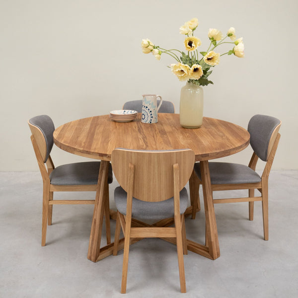 Pack de 2 o 4 Sillas de Comedor Nova, Estructura de Madera Maciza de Roble, Tapizado | NordicStory