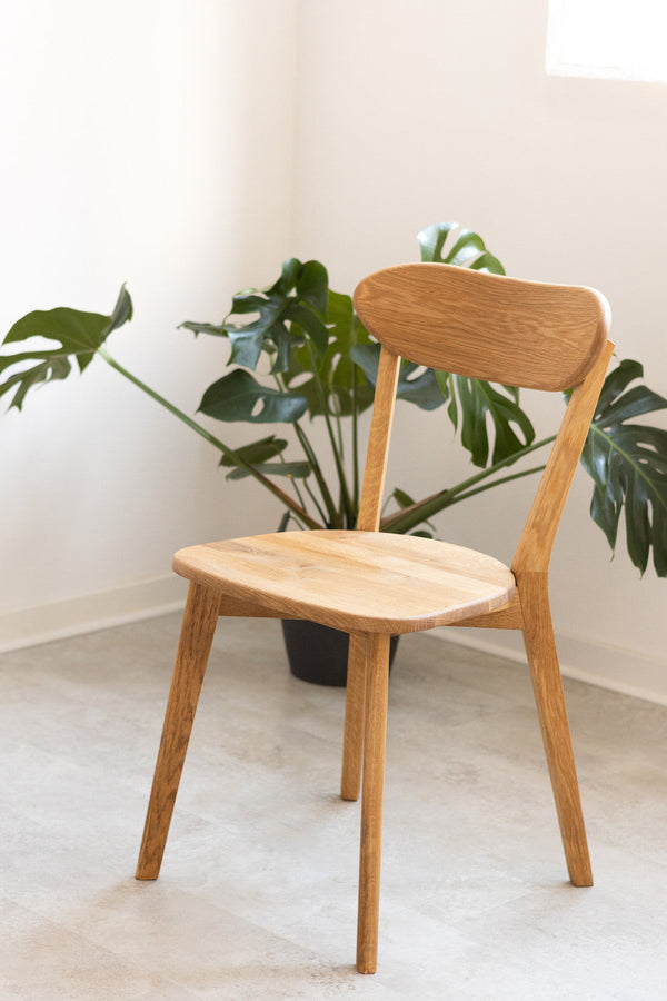 Pack de 2 o 4 Sillas de Comedor de Madera Maciza de Roble Isku | NordicStory