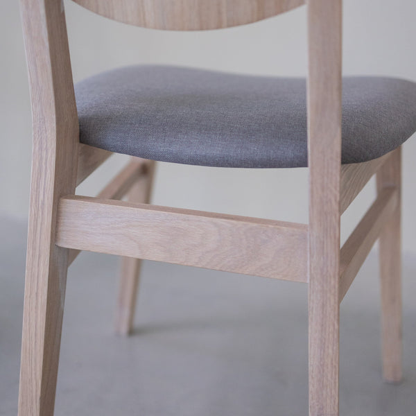 Pack de 2 o 4 Sillas de Comedor Nova, Estructura de Madera Maciza de Roble Blanqueado | NordicStory