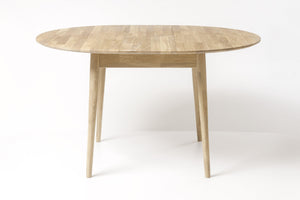 Ronde, uitschuifbare eettafel van massief eikenhout Escandi 5 | NordicStory