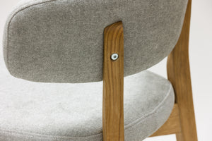 Pack de 2 o 4 Sillas de Comedor de Madera Maciza de Roble Claus, tapizado Gris o Marron | VESKOR