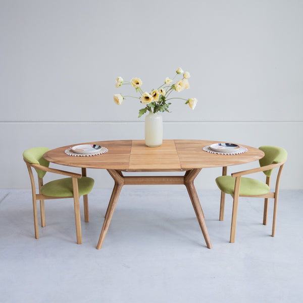 Mesa extensible de comedor de madera maciza de roble Carmen | NordicStory