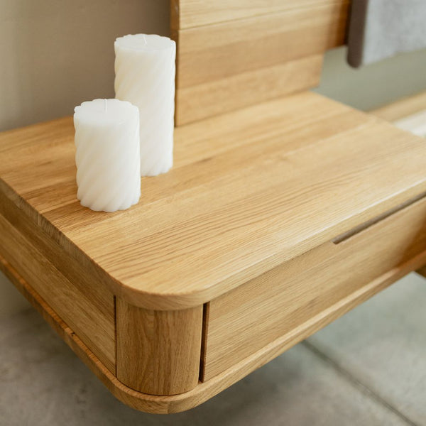 Cama de madera maciza de roble con mesillas adosadas ALINA | VESKOR