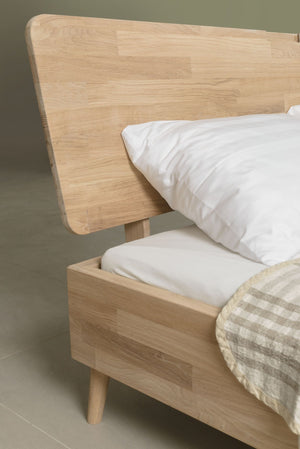 Cama de madera maciza de roble Escandi | NordicStory