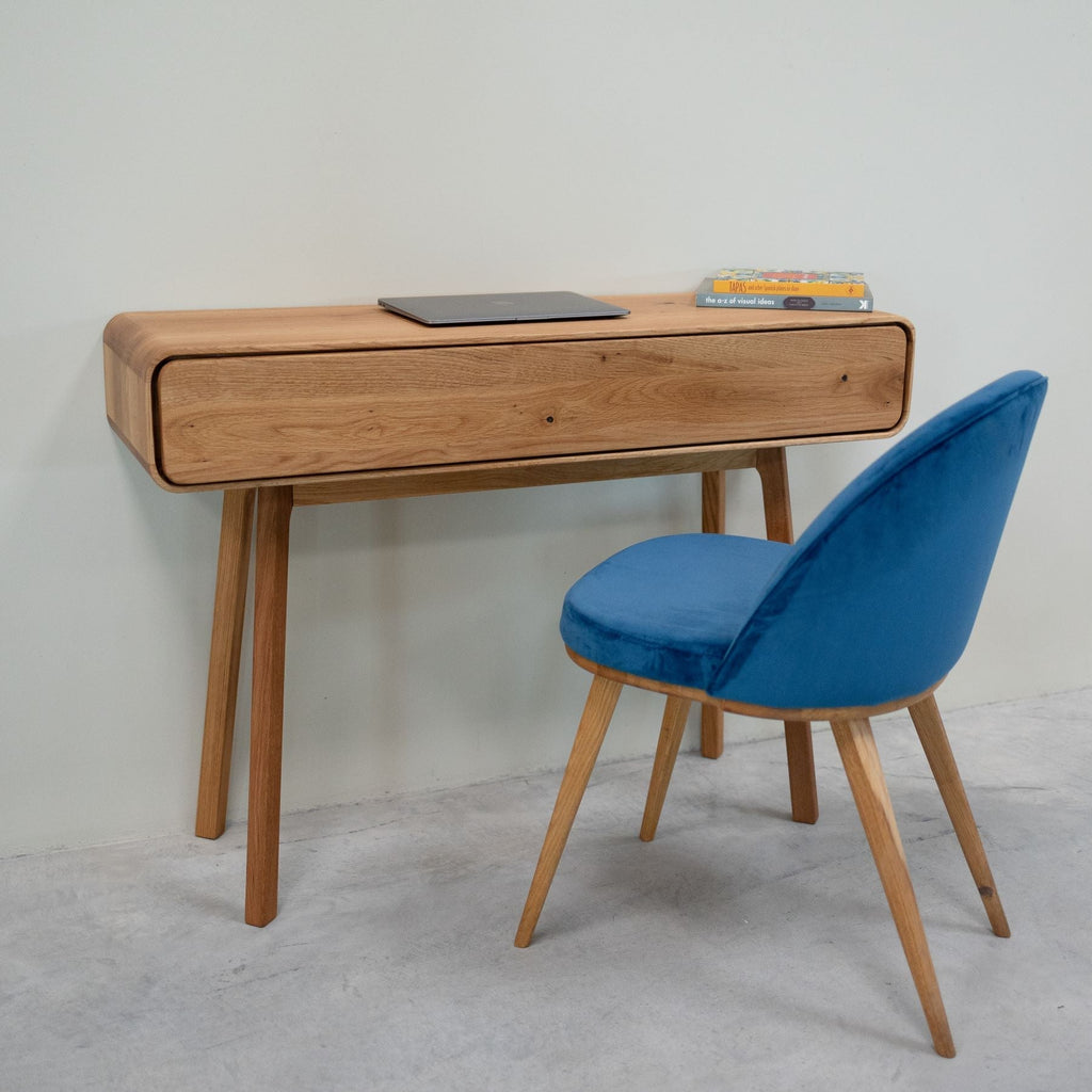 Pack de 2 o 4 Sillas de Comedor Clara, Estructura de Madera Maciza de Roble, Tapizado en Color Azul Monako | NordicStory