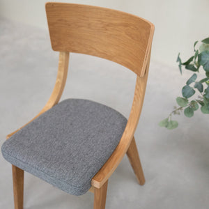 Set van 2 of 4 Lucas-eetkamerstoelen van massief eikenhout, met grijze of beige bekleding | NordicStory