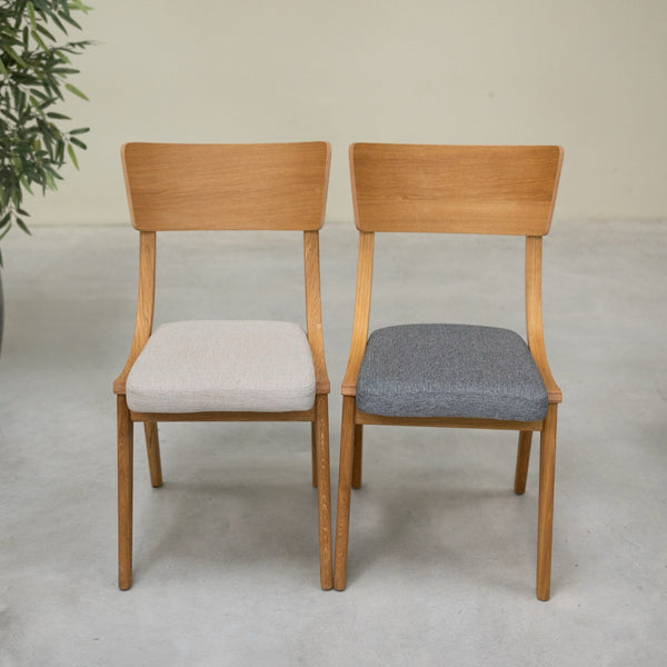 Set van 2 of 4 Lucas-eetkamerstoelen van massief eikenhout, met grijze of beige bekleding | NordicStory