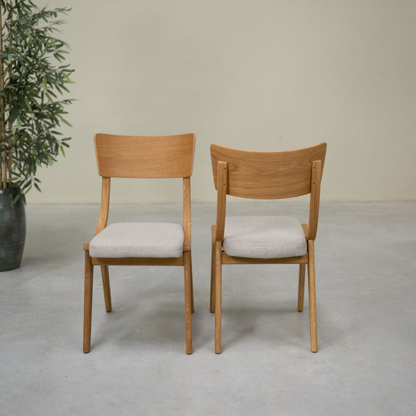 Set van 2 of 4 Lucas-eetkamerstoelen van massief eikenhout, met grijze of beige bekleding | NordicStory