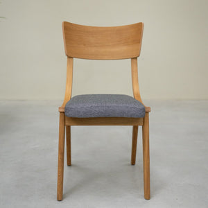 Set van 2 of 4 Lucas-eetkamerstoelen van massief eikenhout, met grijze of beige bekleding | NordicStory