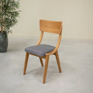 Set van 2 of 4 Lucas-eetkamerstoelen van massief eikenhout, met grijze of beige bekleding | NordicStory